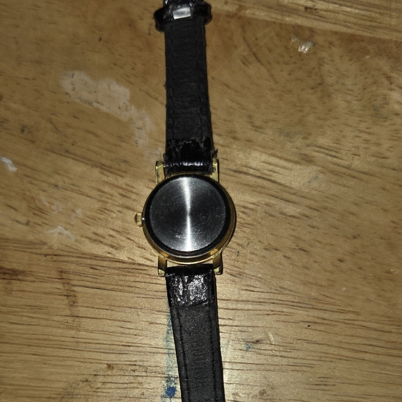 Seiko Black and Gold Vintage-Inspired Leather Watch - Picture 2 of 2